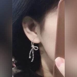 Zircon bow-tie shape ear clips for wedding dress